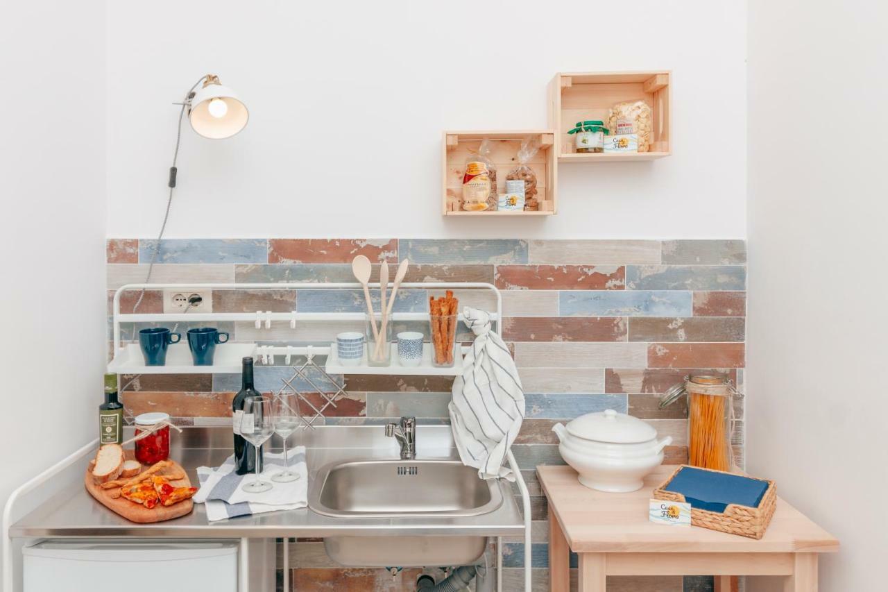 La Casa Di Flora Panzió Bari Kültér fotó
